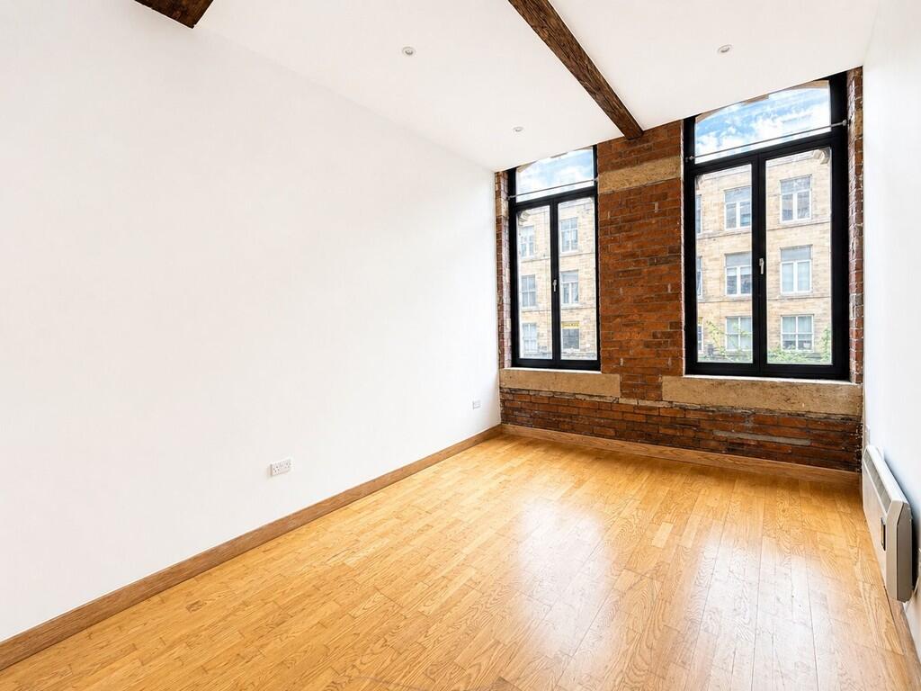 Apartment in Bradford, Eastbrook, Barkerend - More