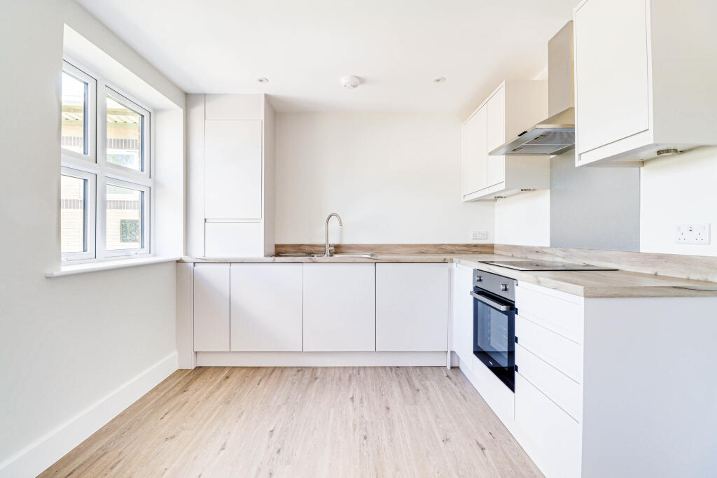 Apartment in St Albans - More