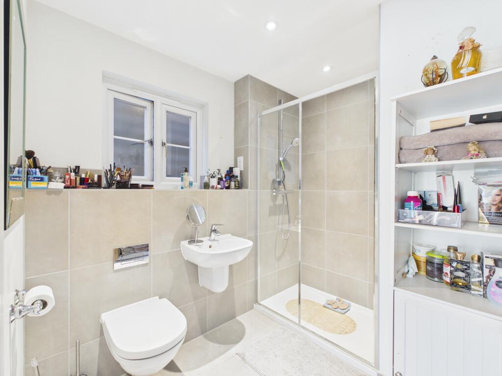 House in Horsham, Andrew's Hill, Billingshurst - View 5