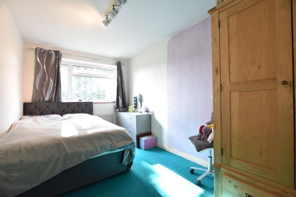 Cannon Grove, Fetcham, KT22 - More