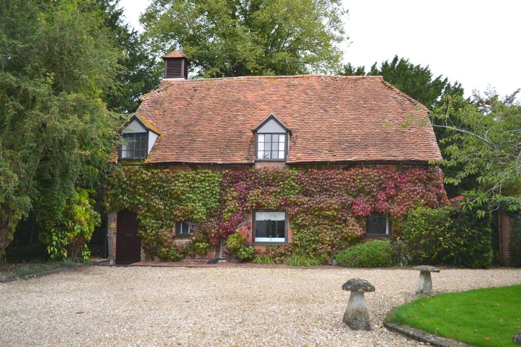 Main image of property: Manor Farm Lane, East Hagbourne