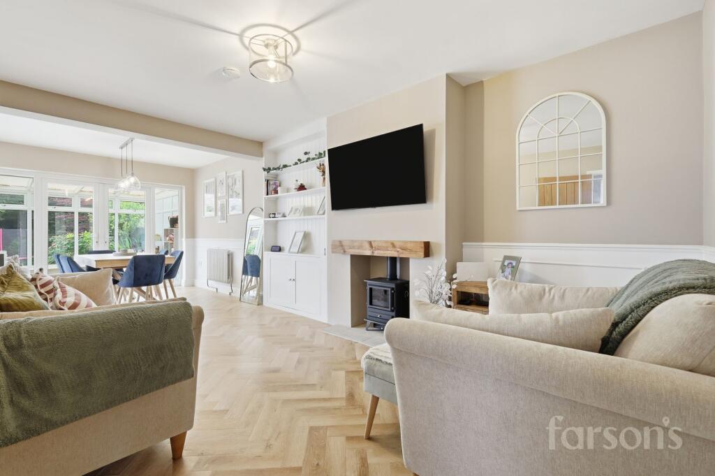 House in Brentwood, Hutton Mount - View 3