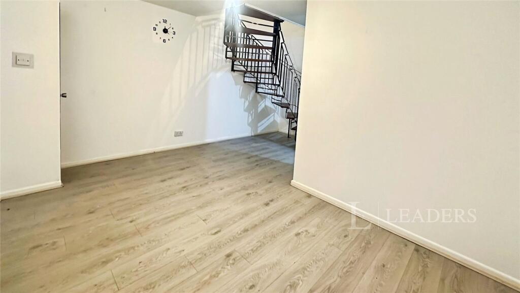 Main image of property: Moorland Gardens, Luton, Bedfordshire, LU2