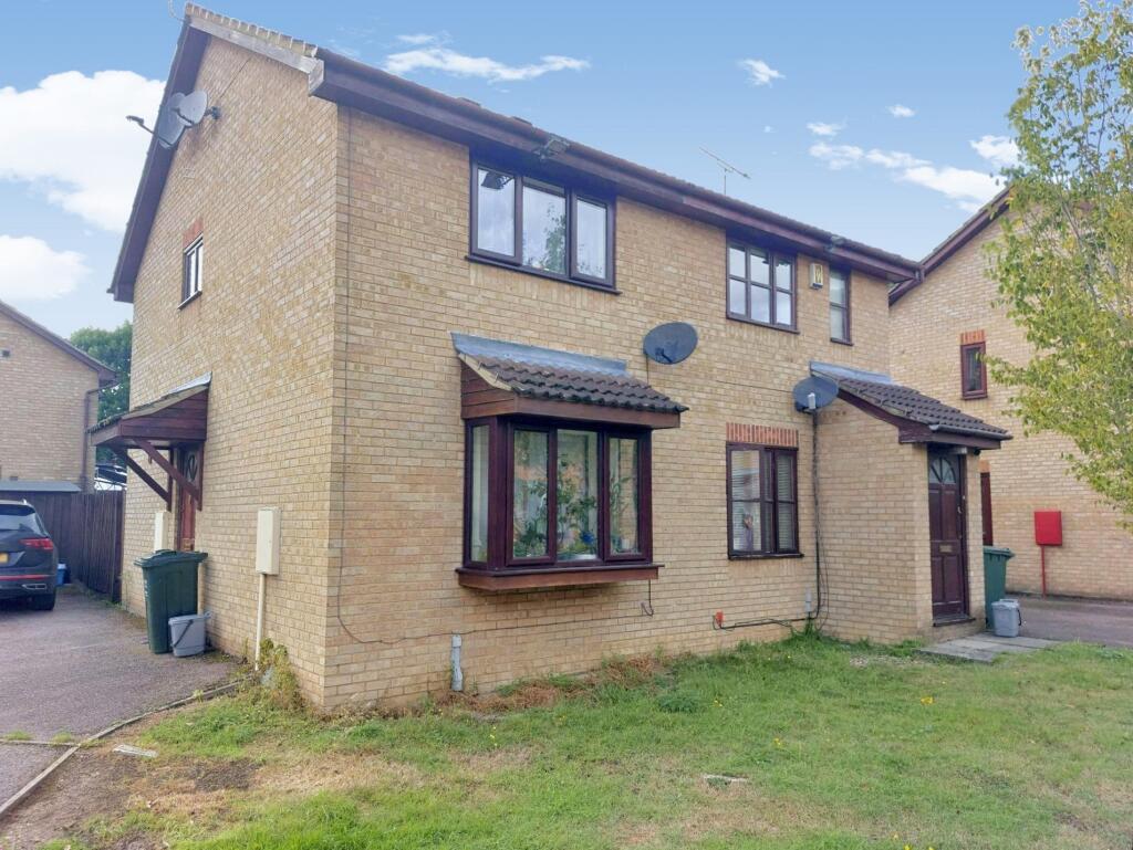 Main image of property: Beaulieu Close, Banbury, Oxfordshire