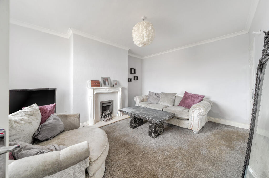 House in Bradford, Thackley, Idle - View 3
