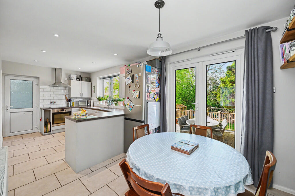 House in Rugby, Warwickshire - View 4
