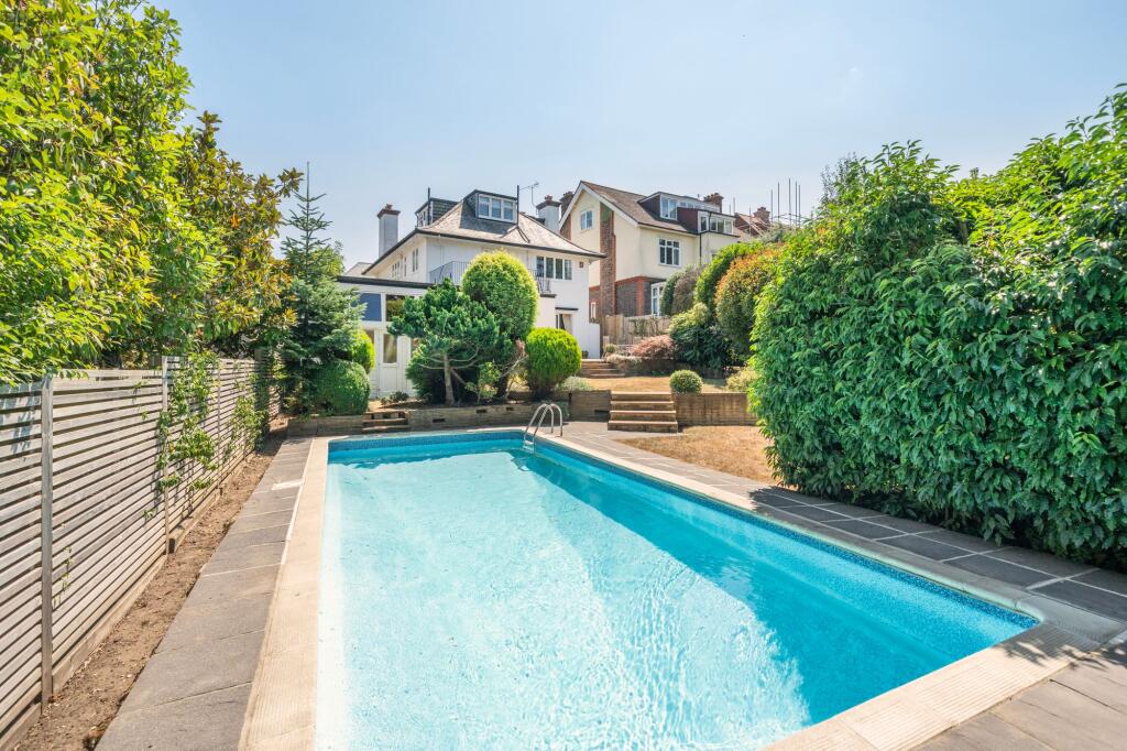 House in London - View 4