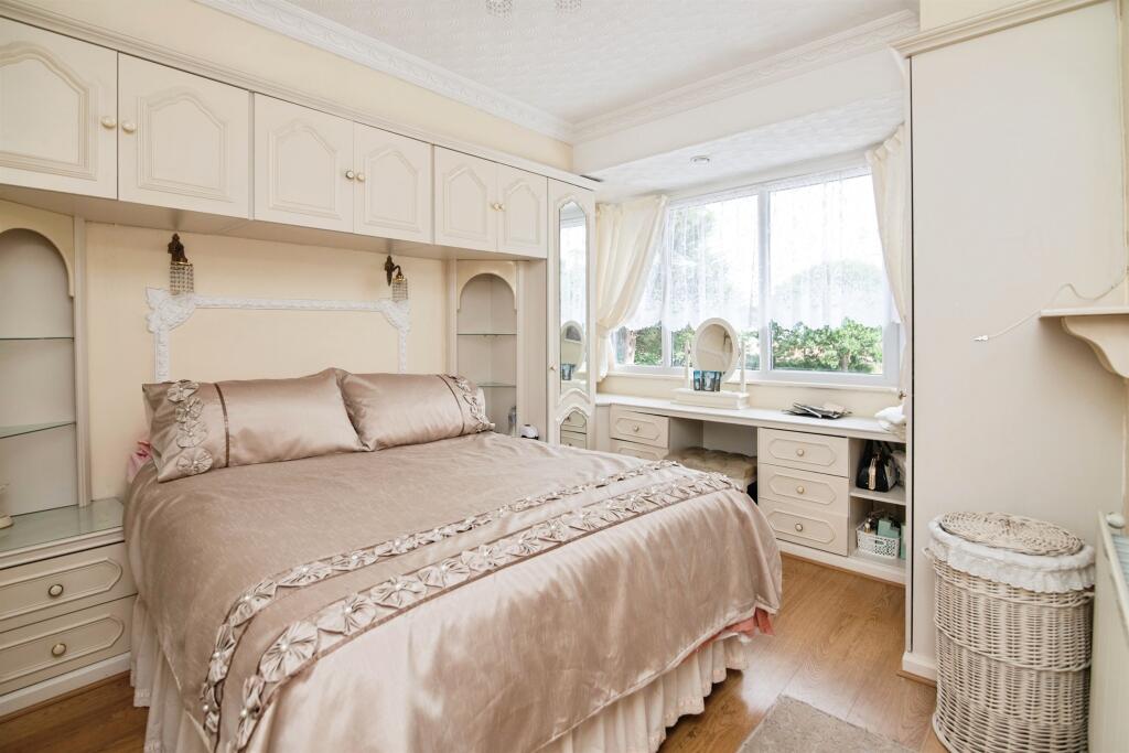 House in Sandwell, West Midlands - More