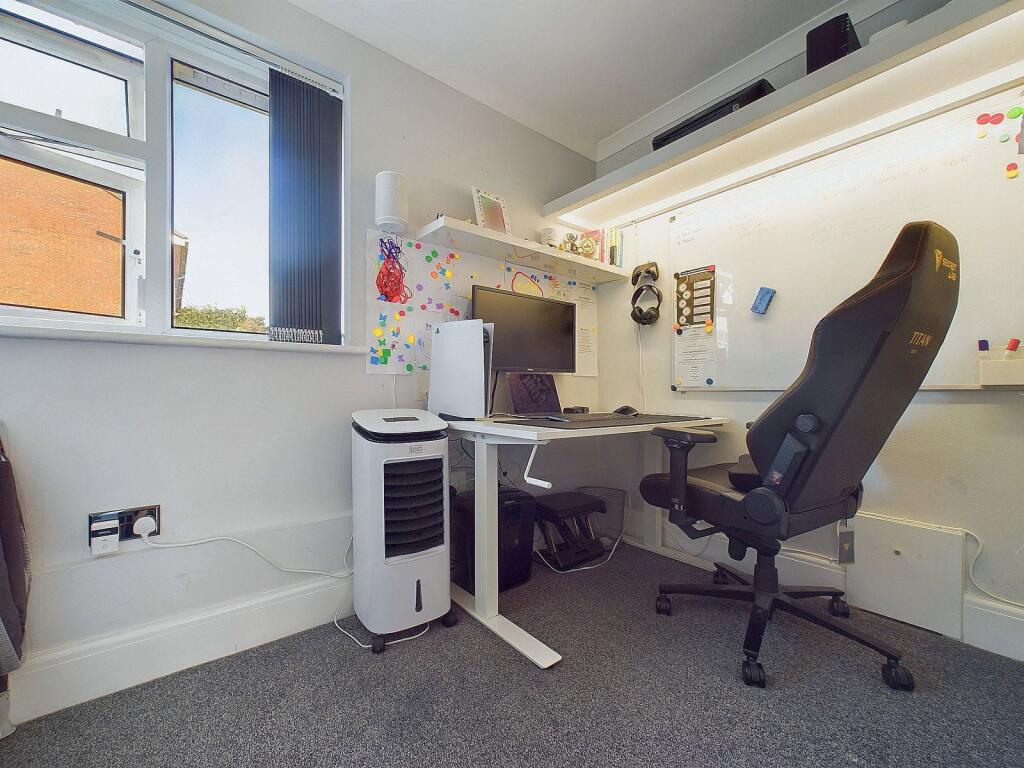 Apartment in Adur, Sompting - More
