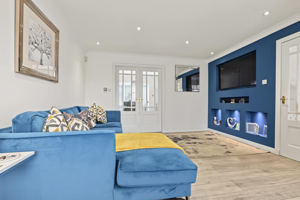 House in Airdrie, Holehills - More