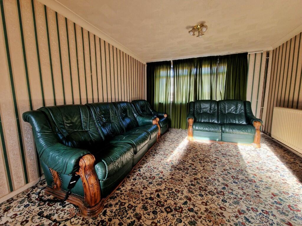 Main image of property: Charlwood Road, Luton, Bedfordshire, LU4