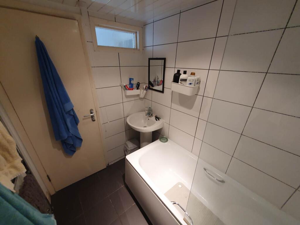 Apartment in Cardiff, Plasnewydd, Roath - More