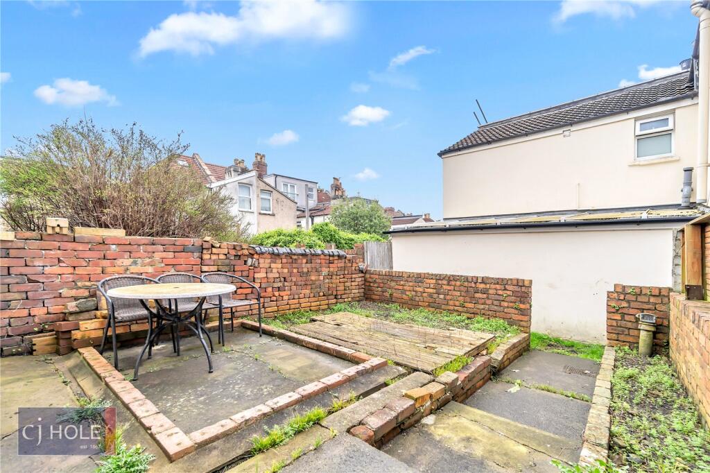 5 bedroom terraced house for rent