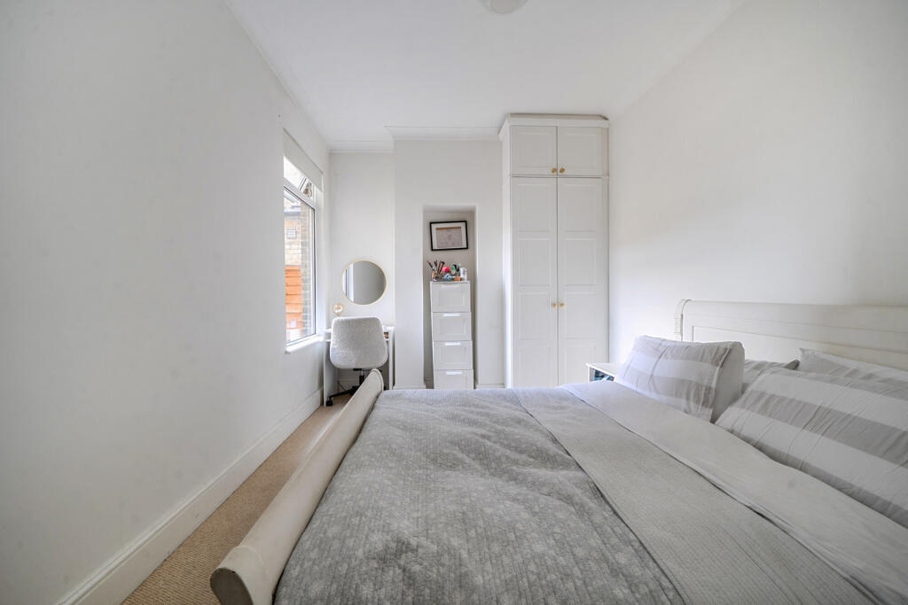 Apartment in London - More