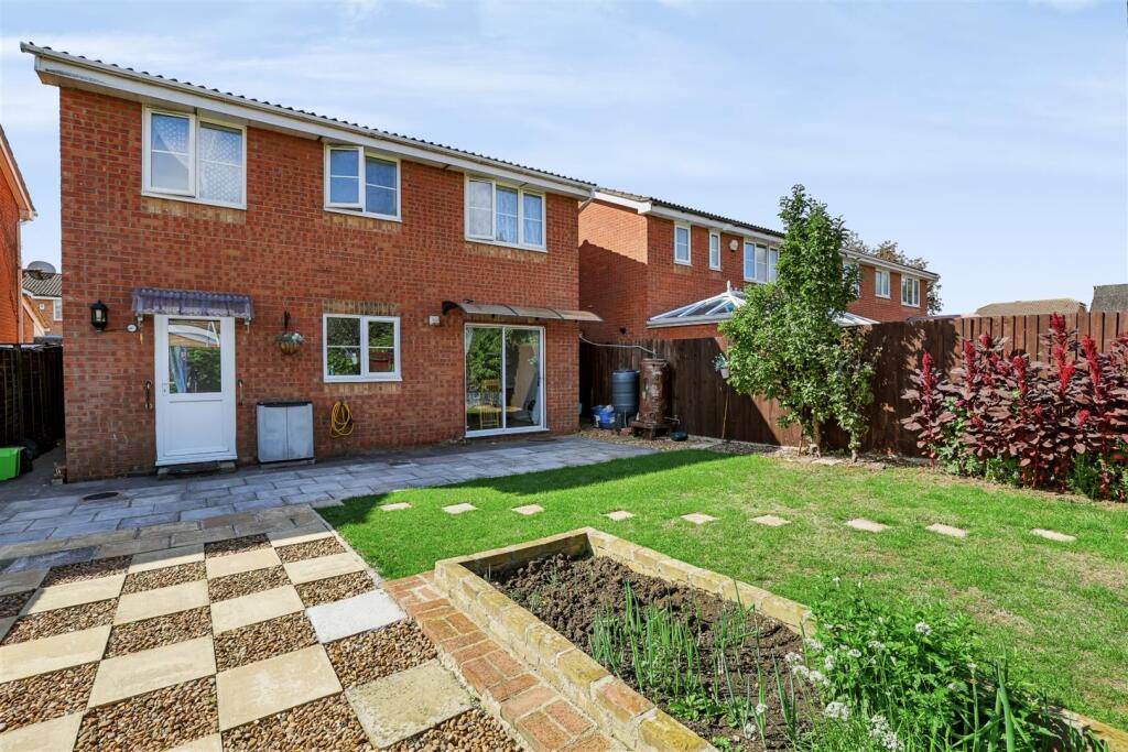 House in Cranfield, Central Bedfordshire - View 4