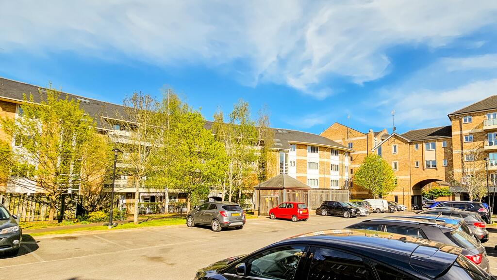 Main image of property: Branagh Court, Reading, RG30