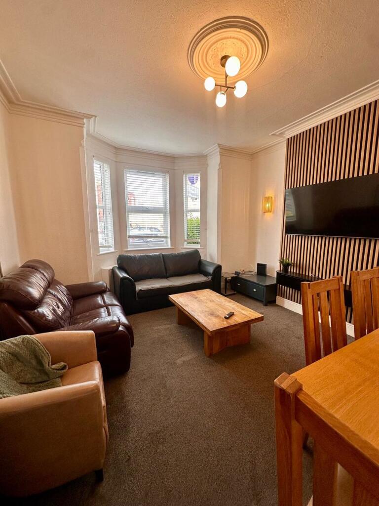 House in Nottingham - View 4
