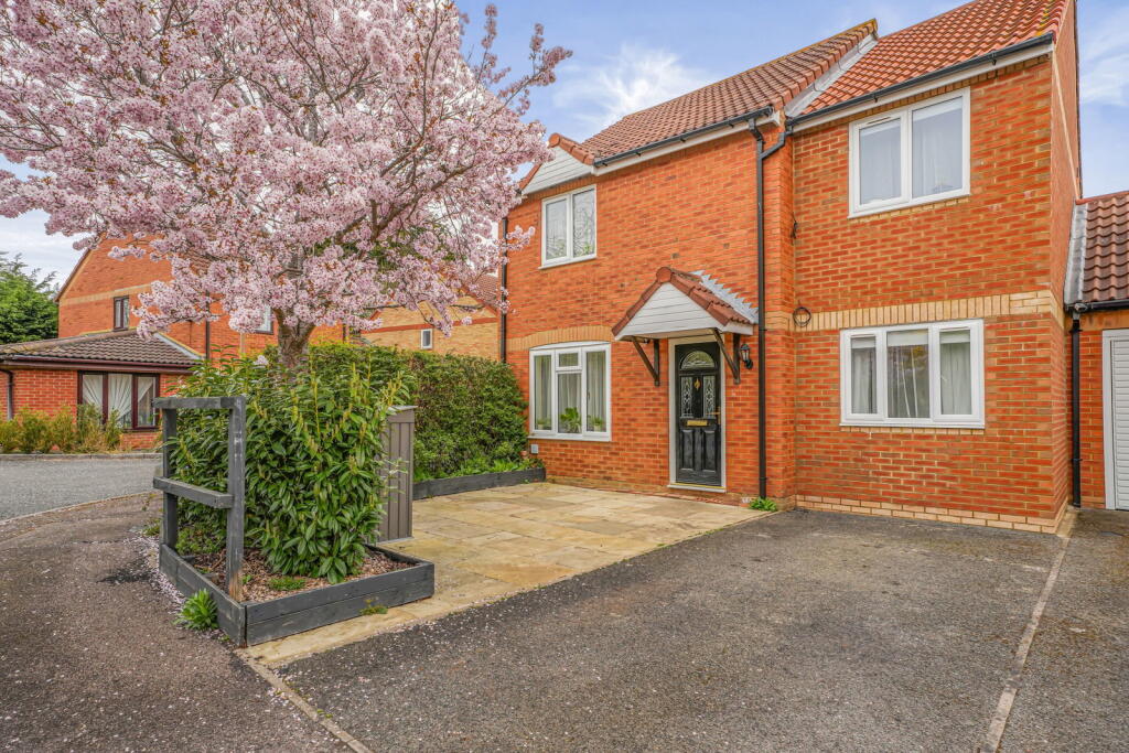 Parsley Close, Walnut Tree, Milton Keynes, MK7 7DA, Milton Keynes