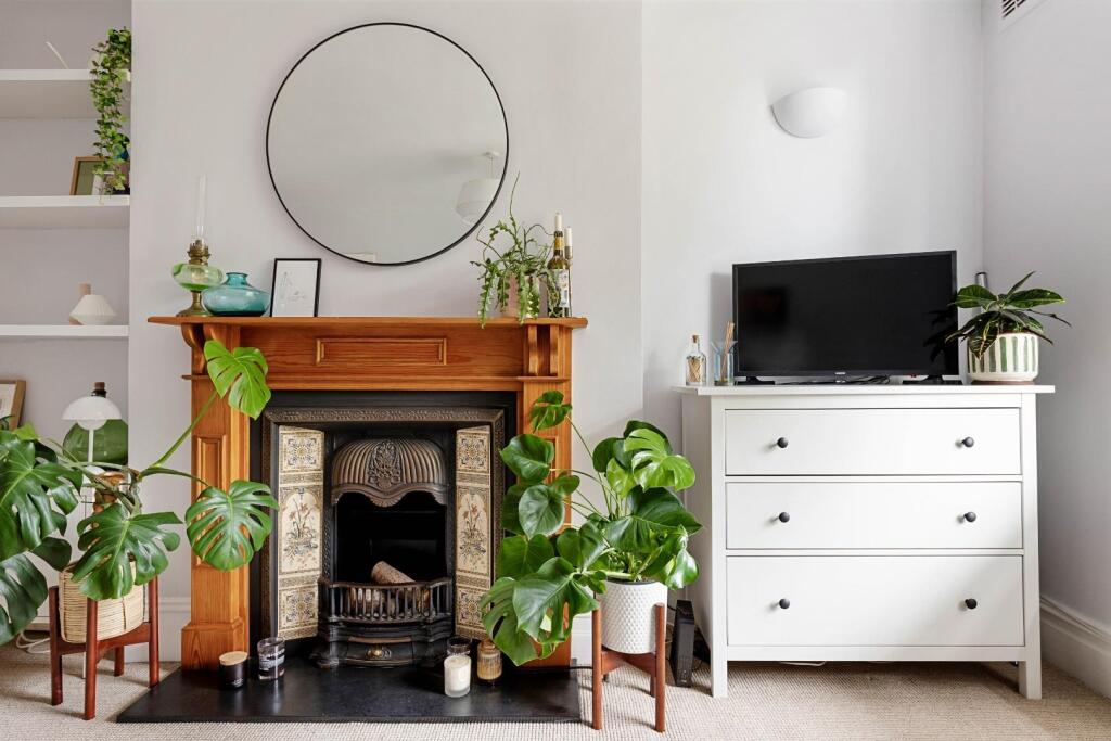 Apartment in London, Sydenham High Street, Forest Hill - More