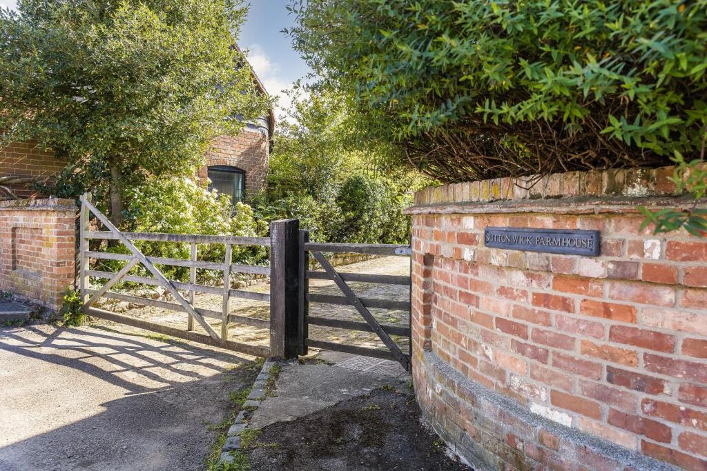 Sutton Wick farm House, Sutton Wick, Nr. Abingdon on Thames photo 3