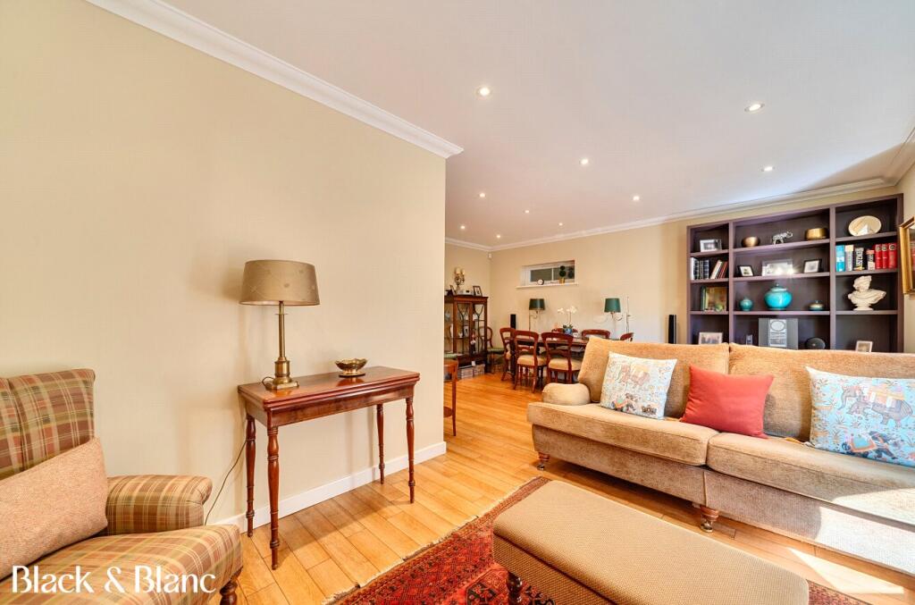 Apartment in Bromley - More
