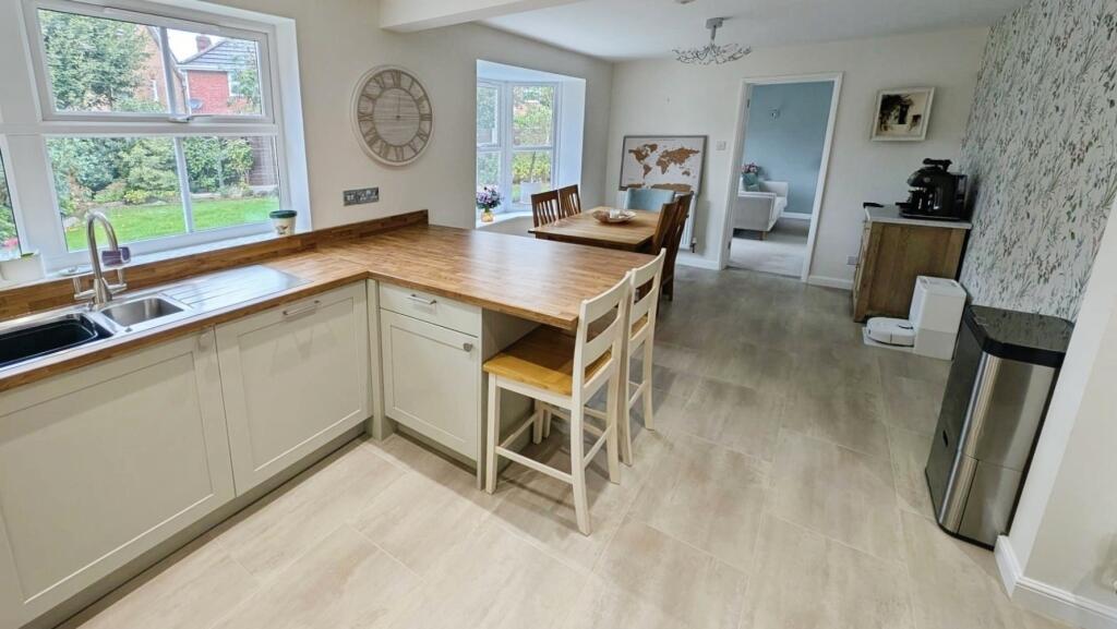 House in Yate, Ladden Garden Village - More