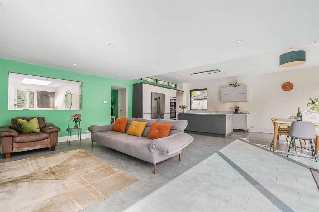 House in Reading - View 5