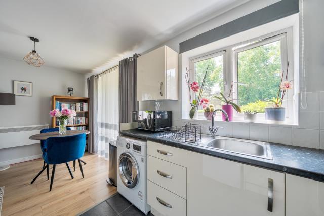 Apartment in Reading, Dee Park - More