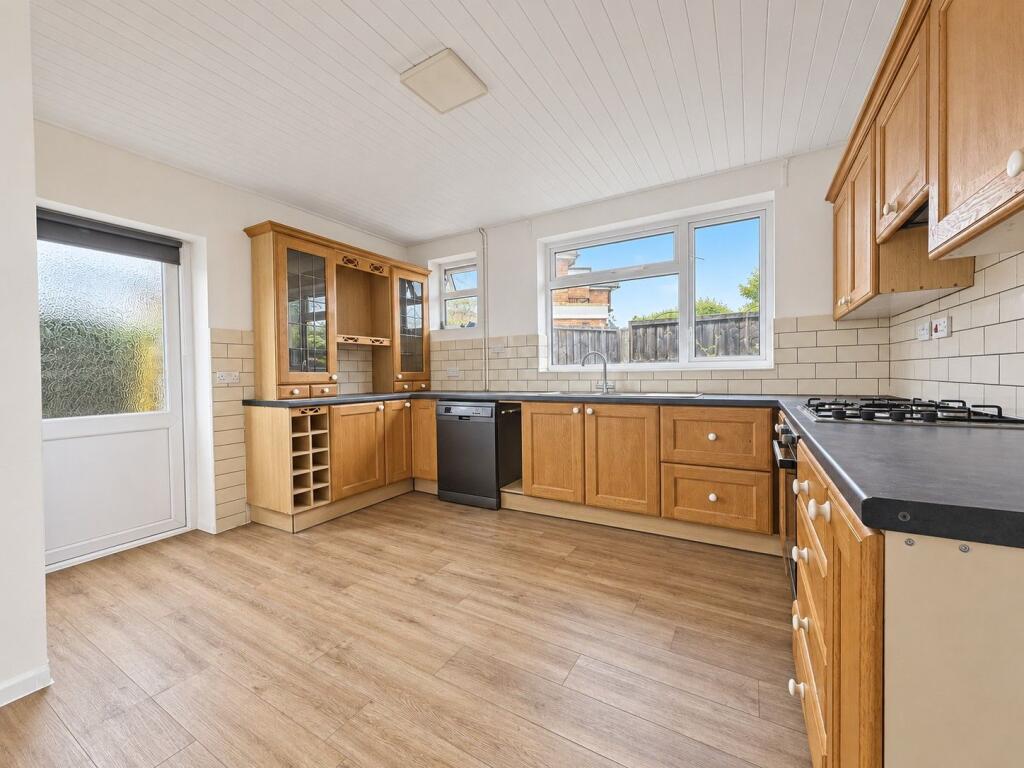House in Milton Keynes, Bedford - View 4