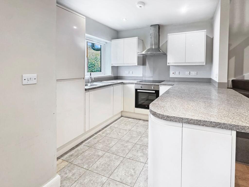Apartment in Hemel Hempstead - View 4