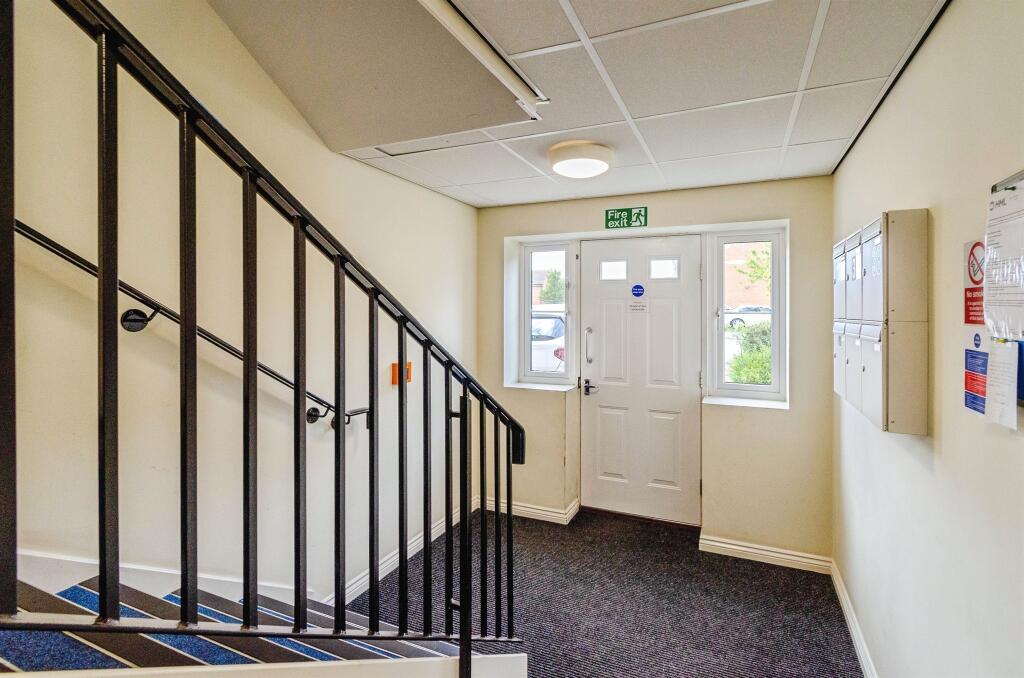 Lakelot Close, Willenhall photo 3