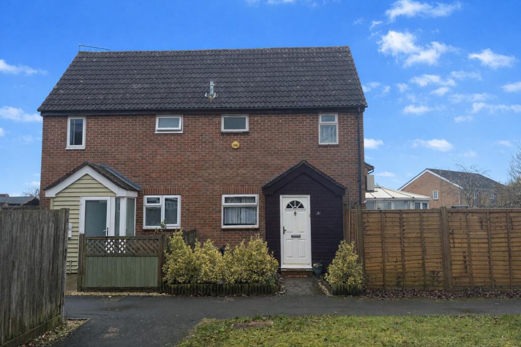 Main image of property: Ripon Gardens, Waterlooville, Waterlooville, PO7