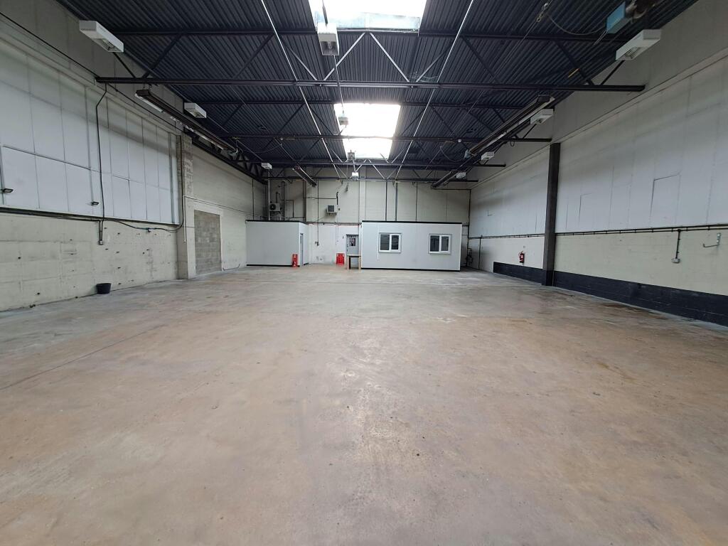 Unit 21 Denbigh - Warehouse (3).jpg