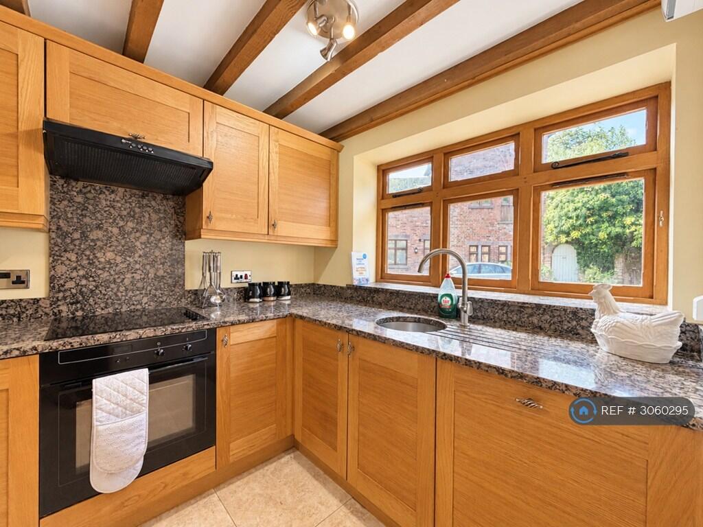 House in Newcastle-under-Lyme, Maer - View 4