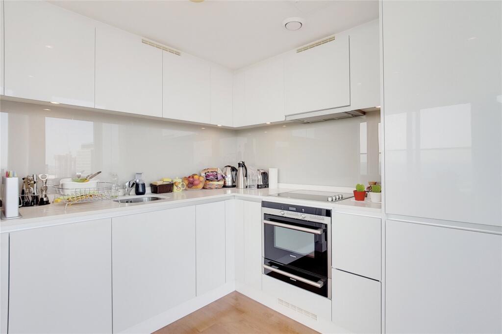 Apartment in London - View 3