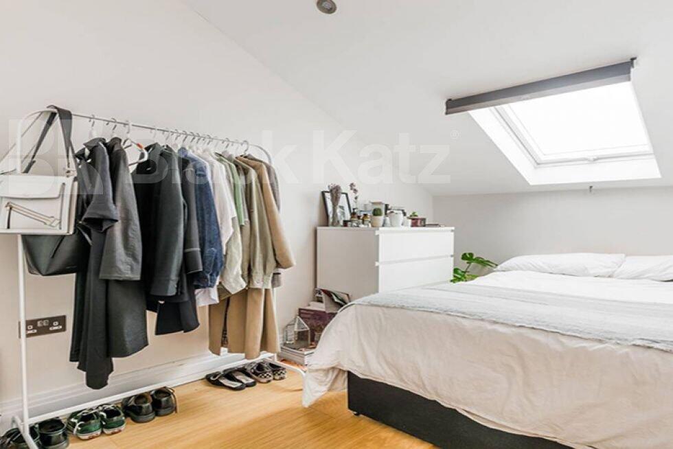 Apartment in London - More