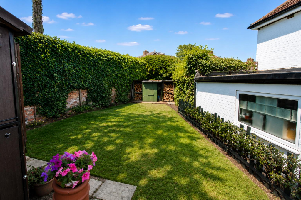 House in Reading, Norcot - View 4
