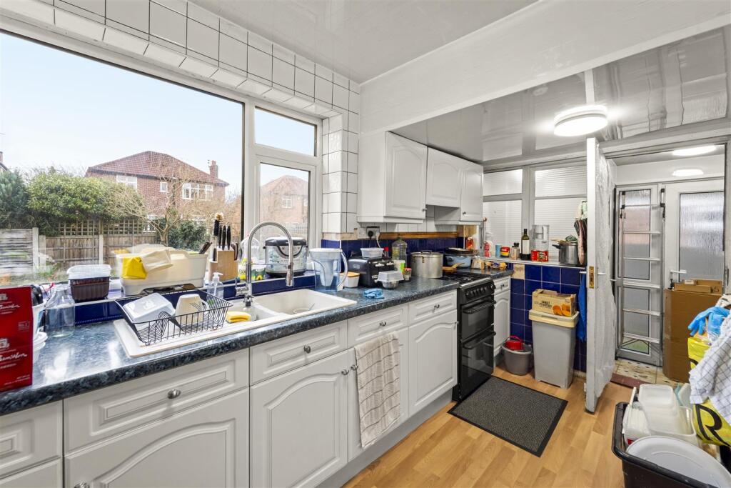 Shaftesbury Avenue, Timperley, Altrincham – pohled 3