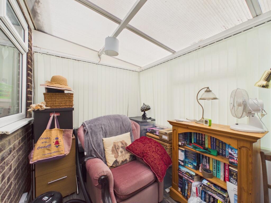 House in York, Nafferton - More