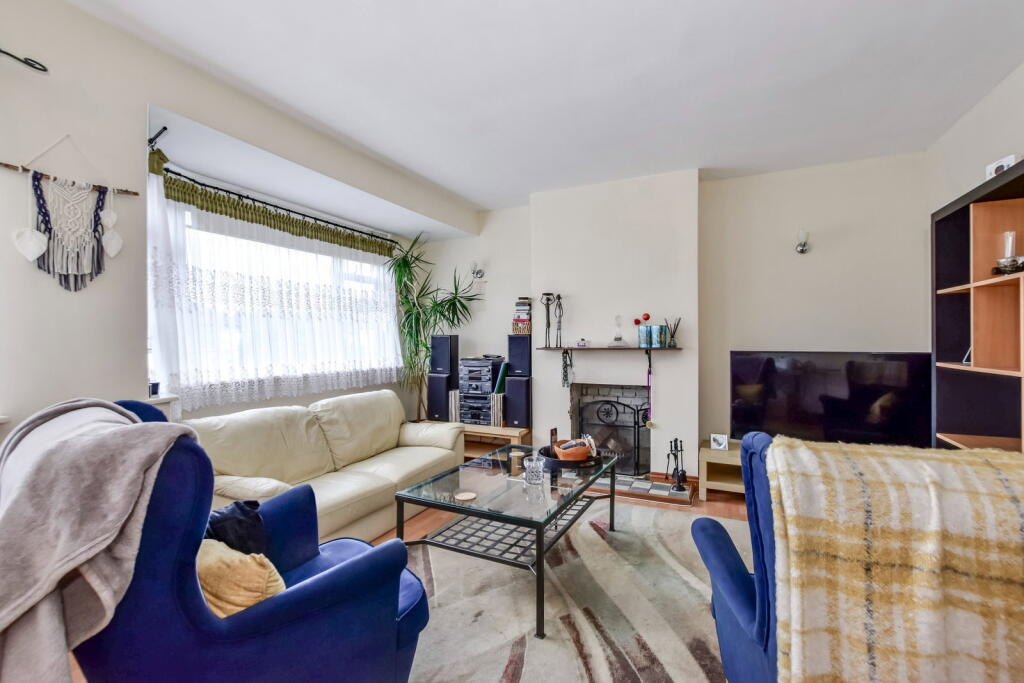 Apartment in Watford - View 2