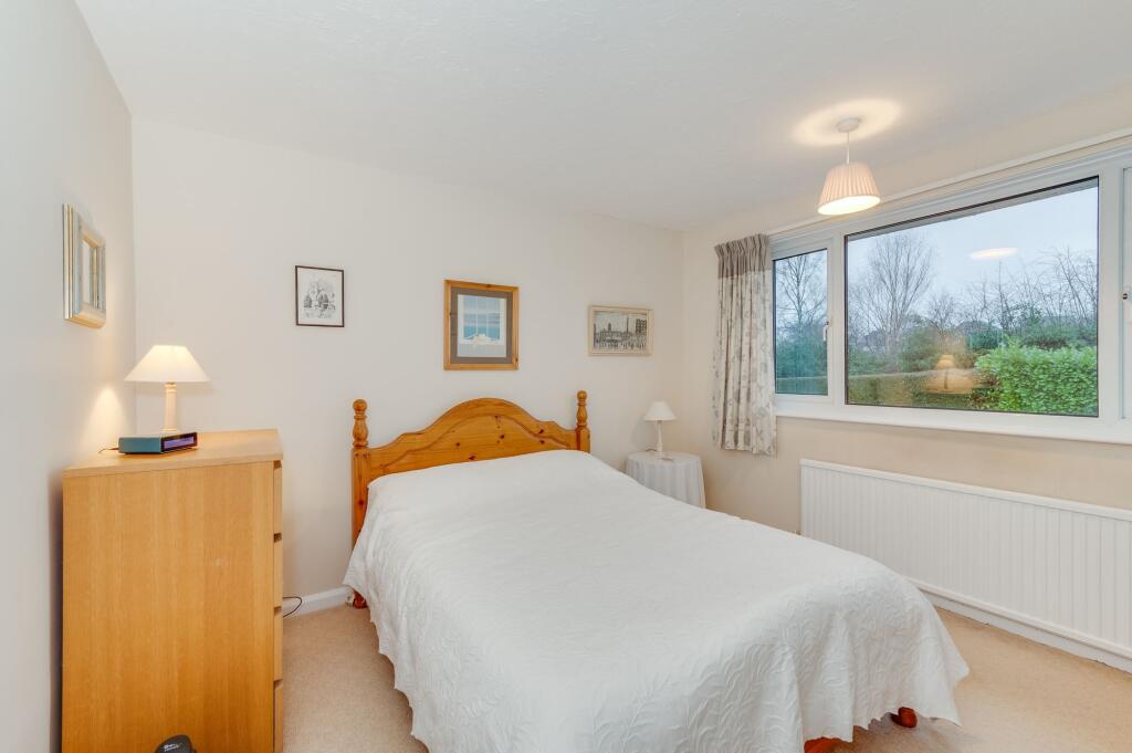 St. Quentin Rise, Bradway, S17 - View 6