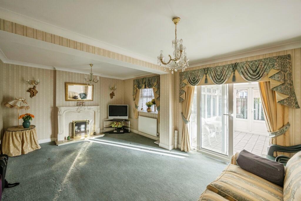 Parkland Drive, Rossington, Doncaster photo 3