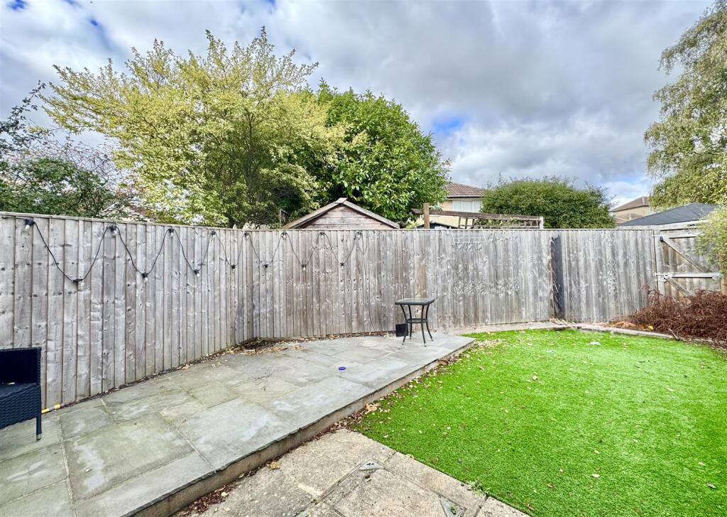 Stratton Heights, Cirencester photo 3