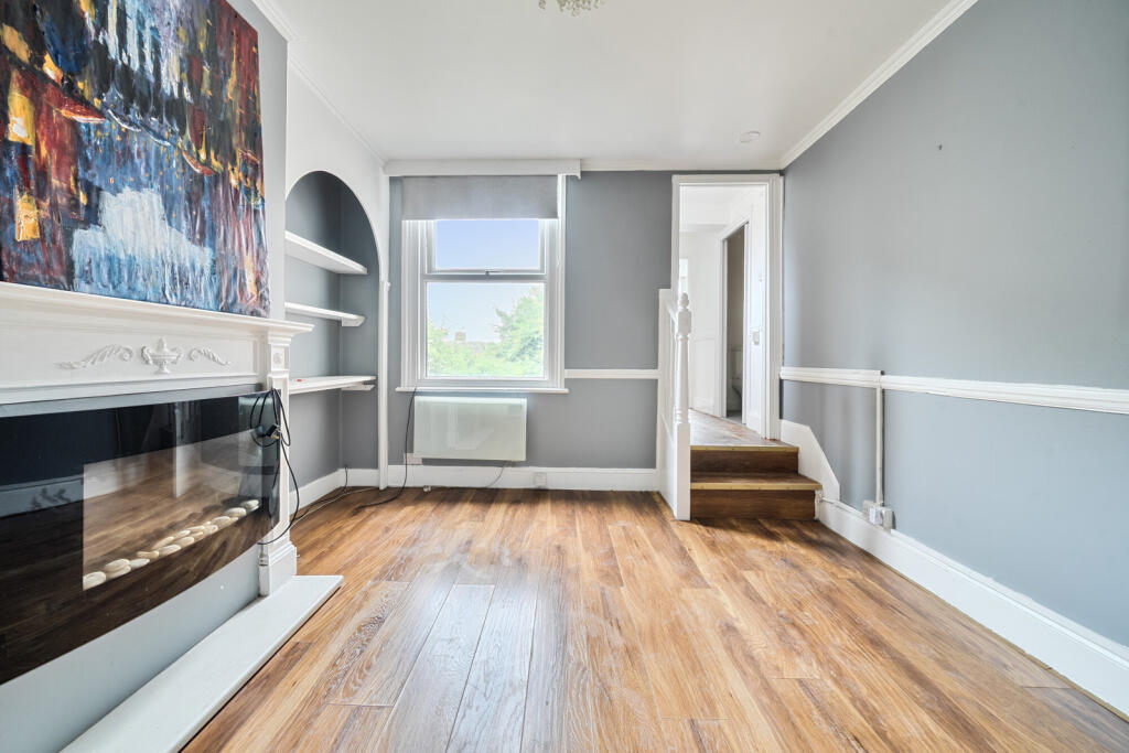 Apartment in Dartford, Temple Hill - View 2