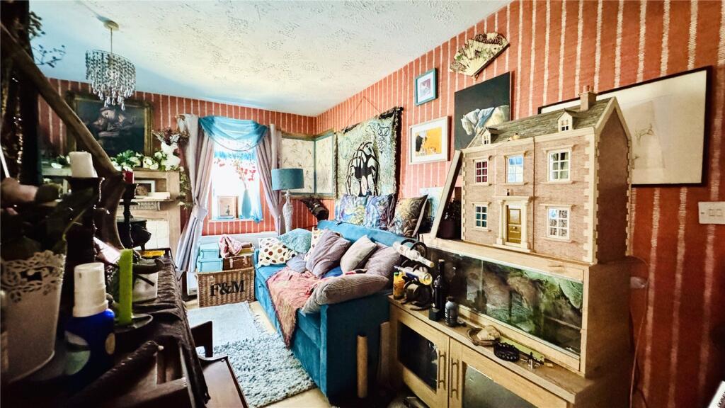 Sprucedale Close, Swanley, Kent, BR8 - More