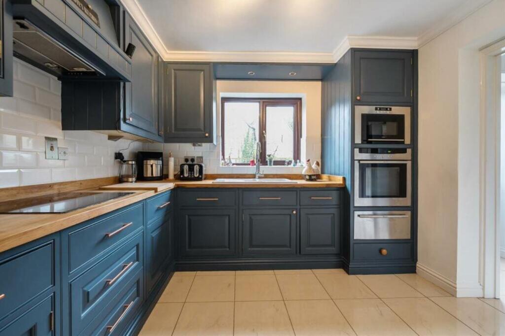 House in Helmdon, West Northamptonshire - View 5
