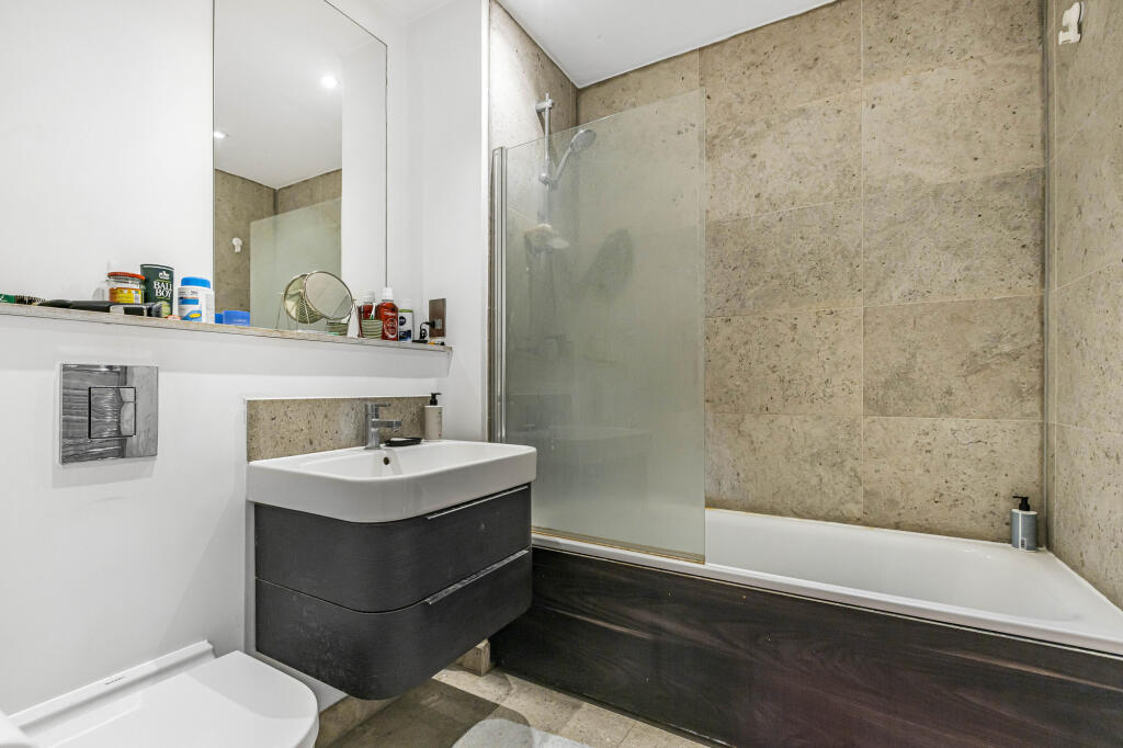 Apartment in London - More