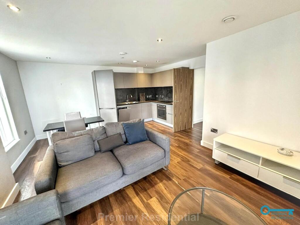 Apartment in Manchester, First Street, City Centre - View 5