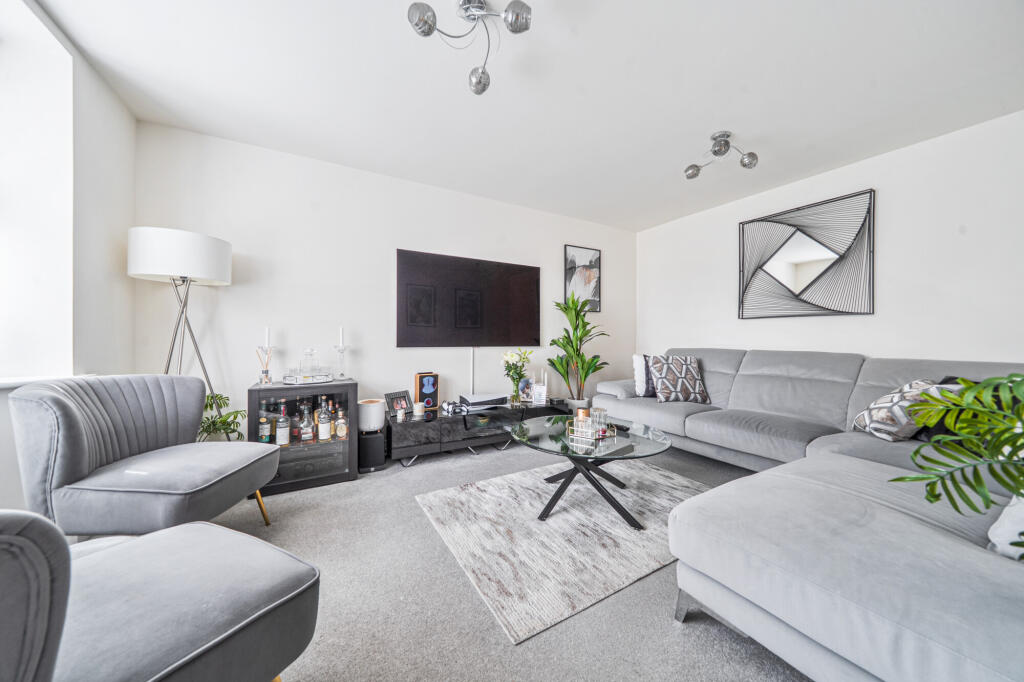 House in Aldershot, North Town - View 4