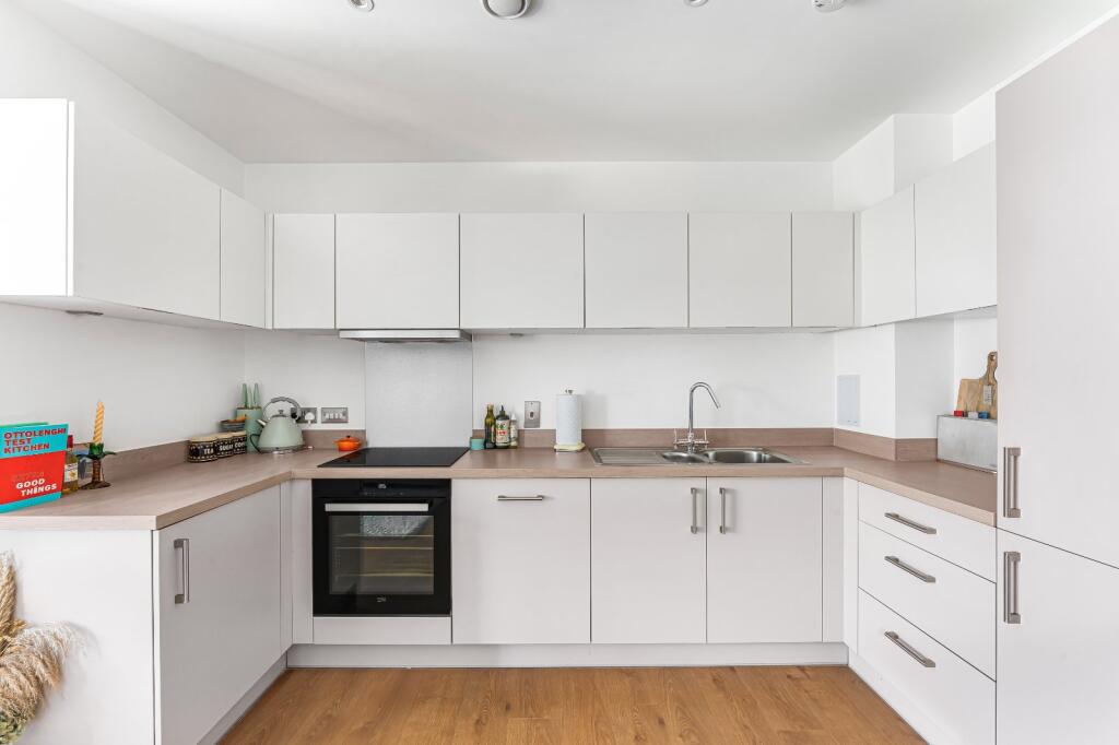Apartment in London - More